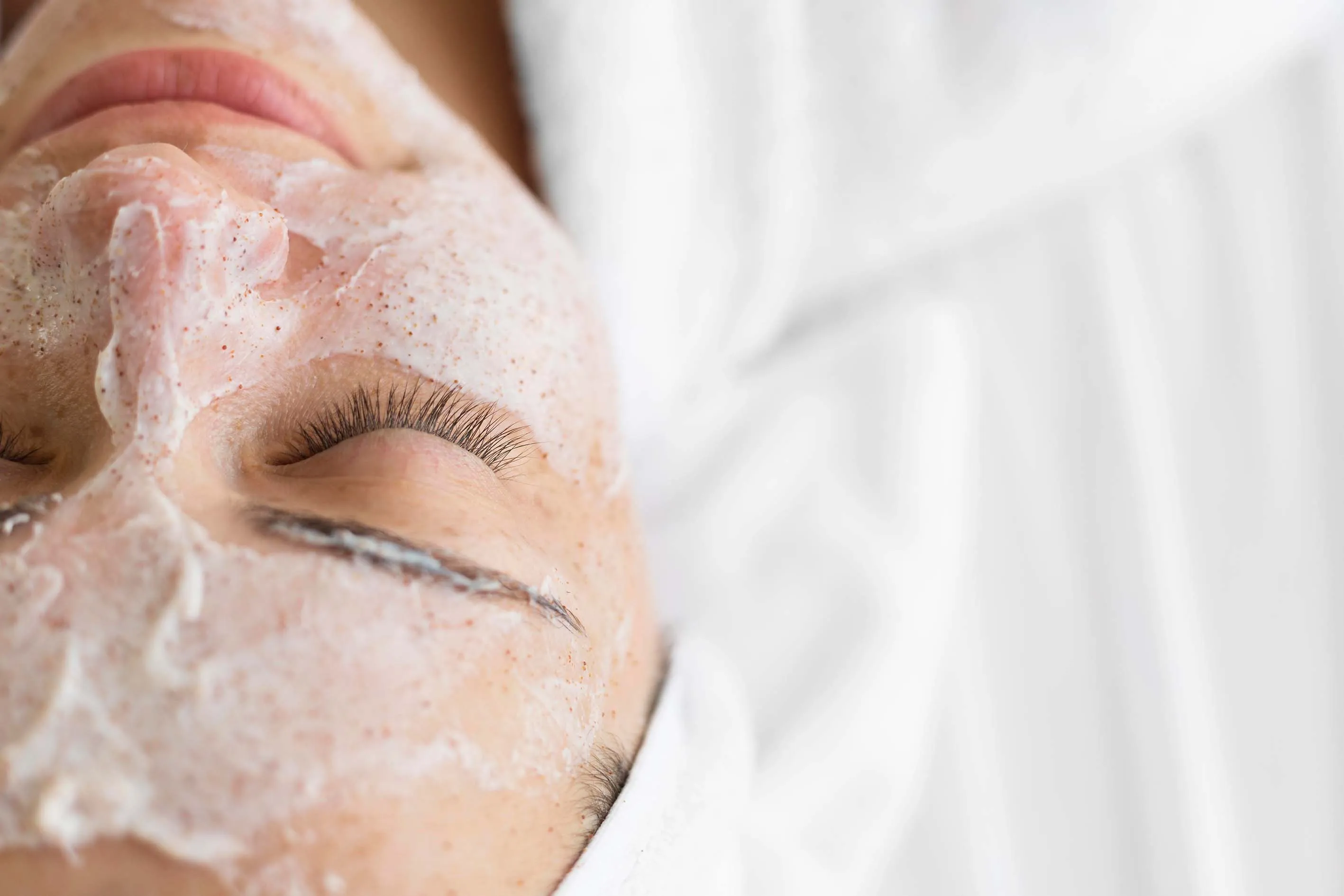 Enzimatik Peeling Uygulaması
