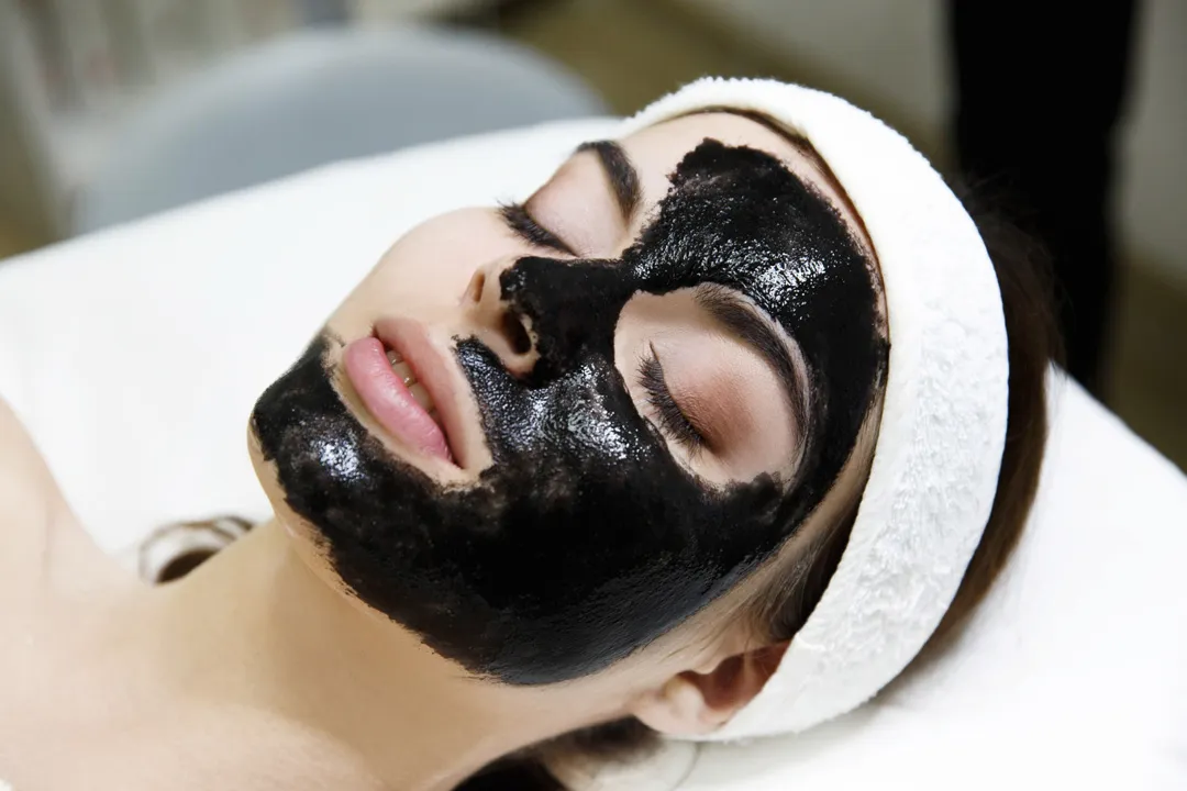 Karbon Peeling Nedir? Cilde Etkileri ve Uygulama Süreci